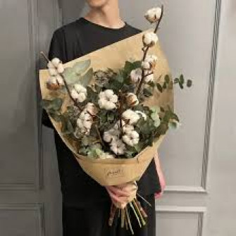 Букет из эвкалипта и хлопка